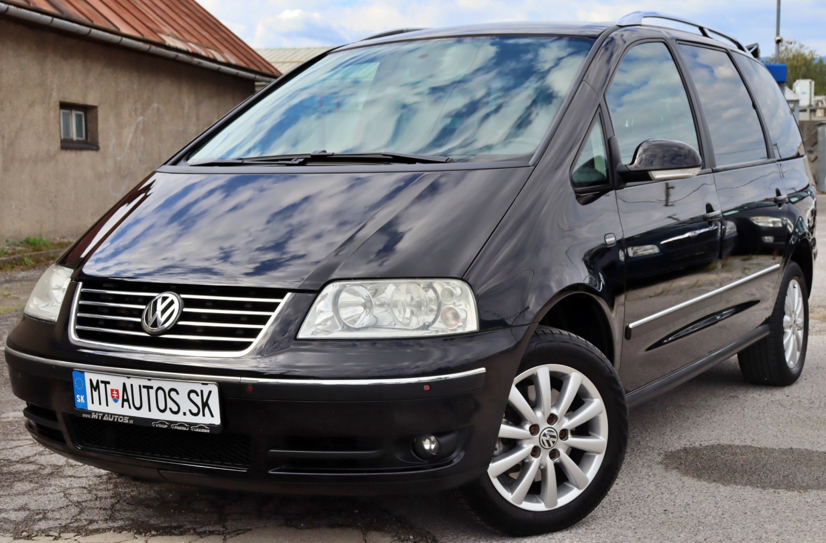 Volkswagen  Sharan 1.9 TDi Sportline  3