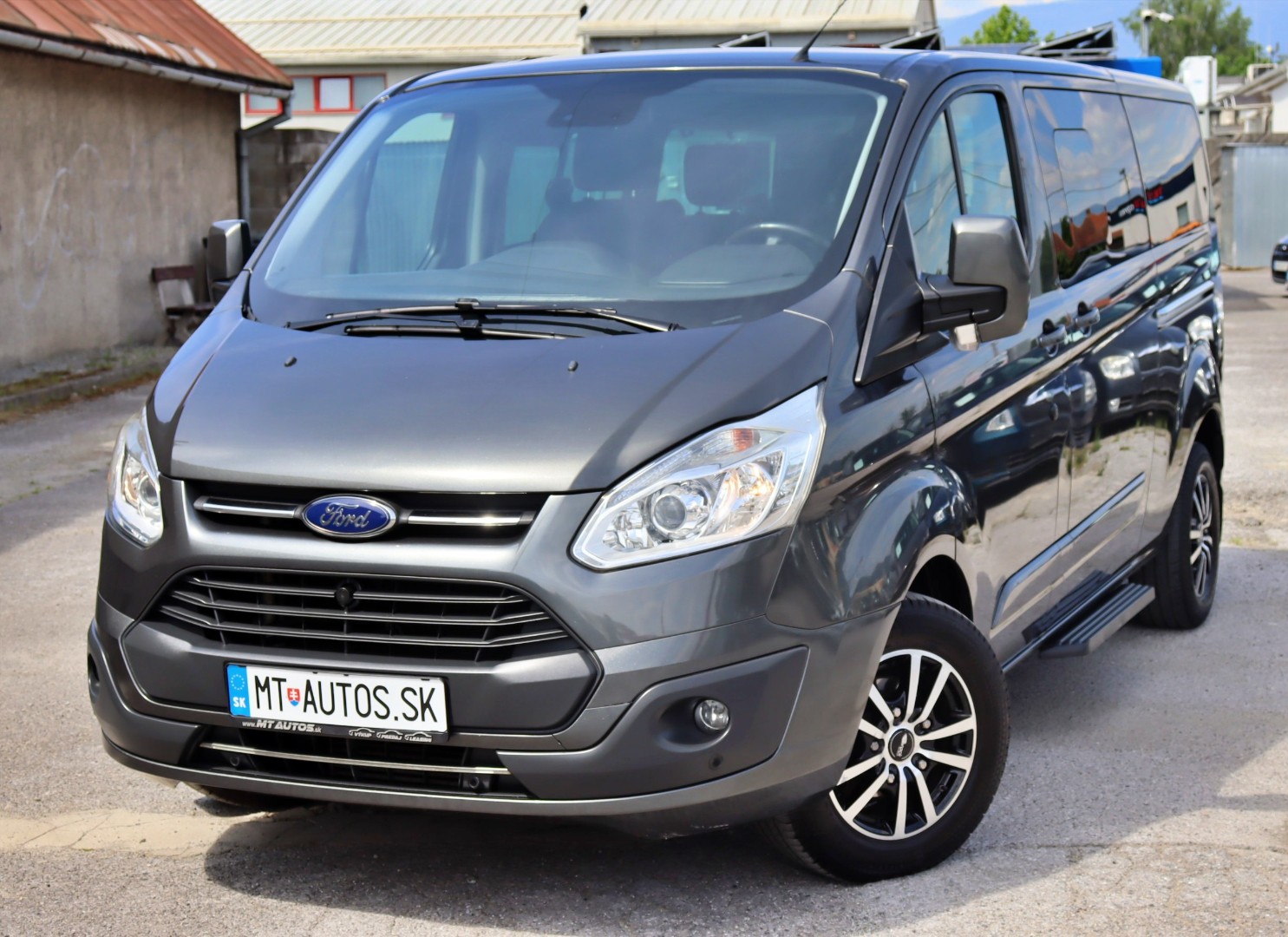 Ford  Tourneo Custom 2.0 TDCi  Titanium L2H1 2